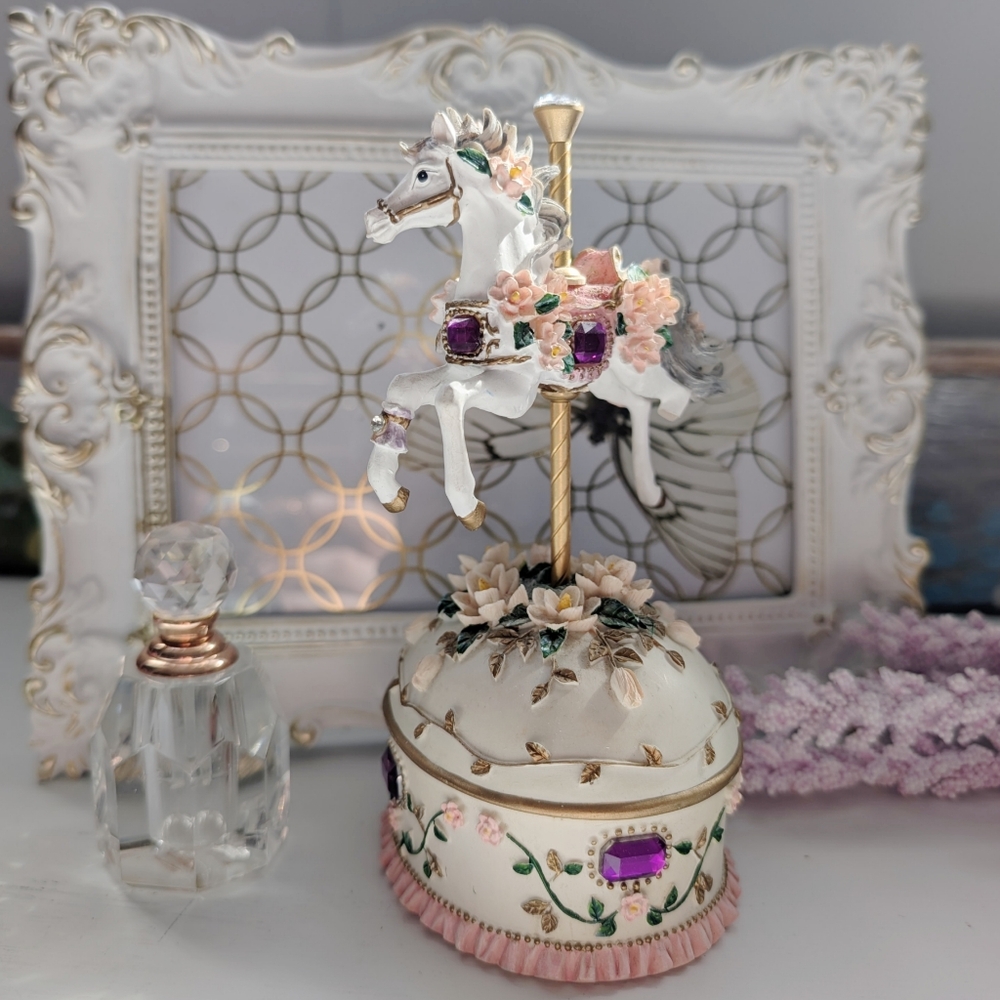 Pony carousel 🎠 music jewelry box
